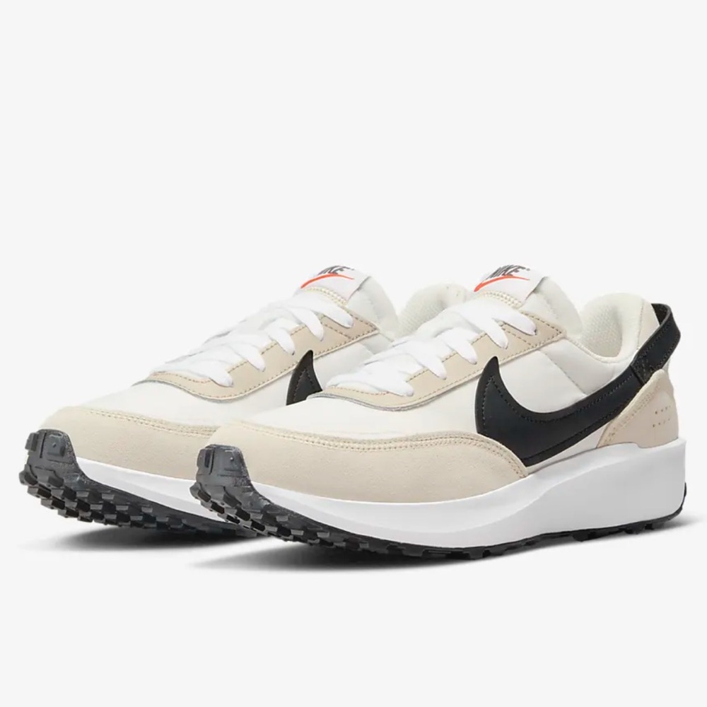 Nike Waffle Debut Women’s - size 6